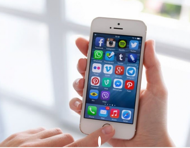 Chercher un professionnel pour la réparation d’un iPhone dans l’Hérault